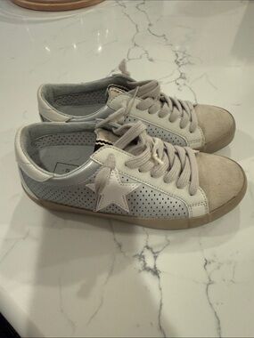 ShuShop White and Gray Kids Star Accent Sneakers